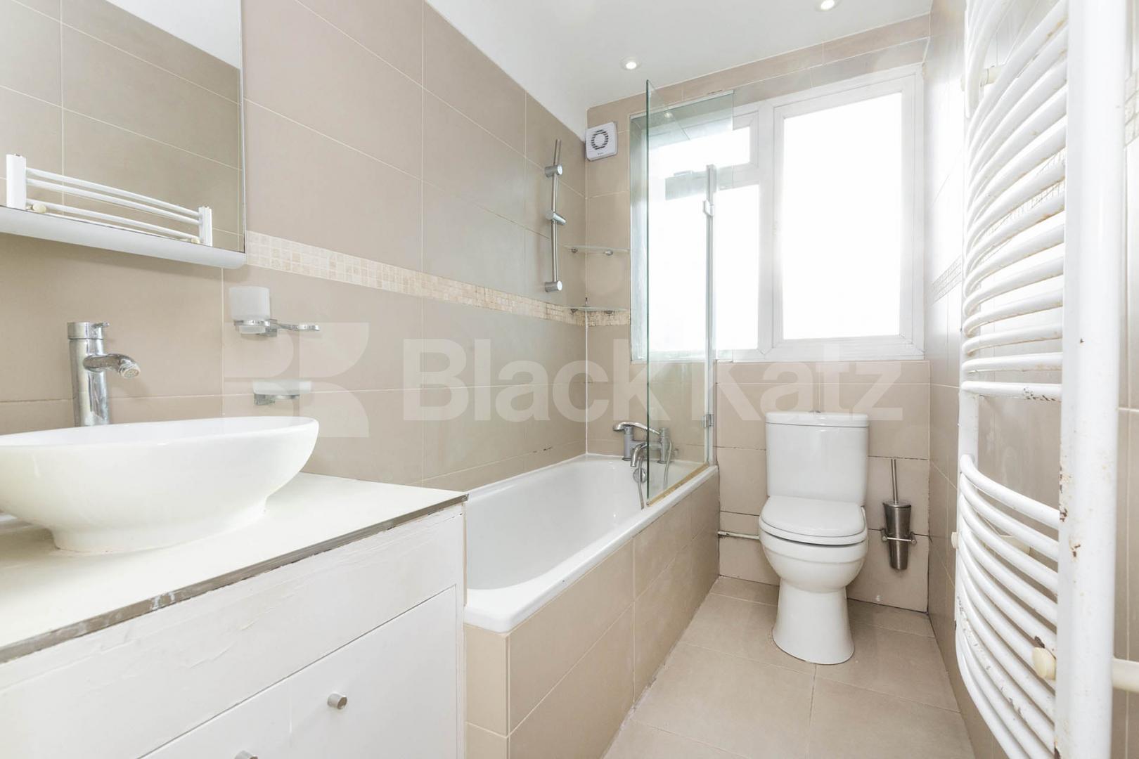 spacious 2 bedroom property located within a beautiful period conversion  Englefield Road, De Beauvoir Town